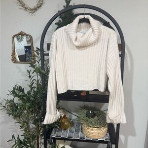 Sweet Rain Ivory Ribbed Turtleneck cropped Sweater size large